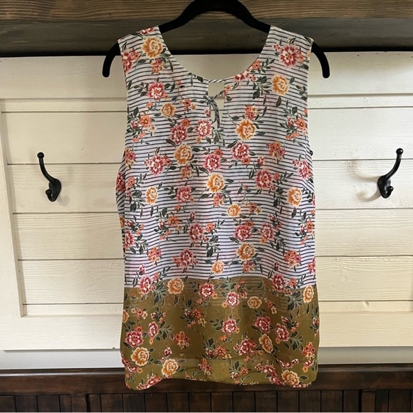 CAbi Penelope Tank Top - Floral and Stripe Mix. EUC size L. Retails $89 - Picture 2 of 12